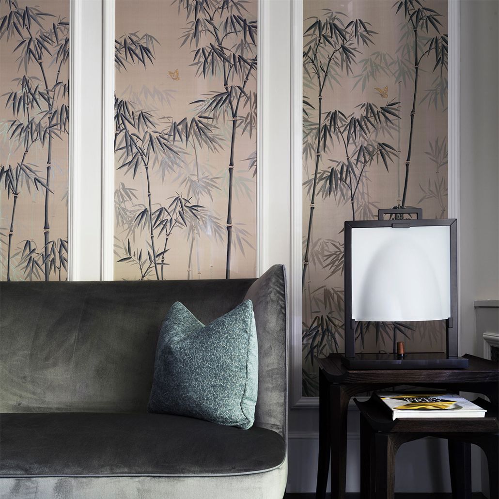 Обои ручная роспись Distant Bamboo Special Colourway on Lead Grey dyed silk