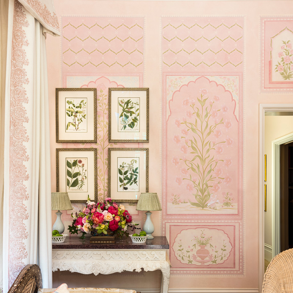 Обои ручная роспись Jharokha Arches Original colourway on pink painted Xuan paper