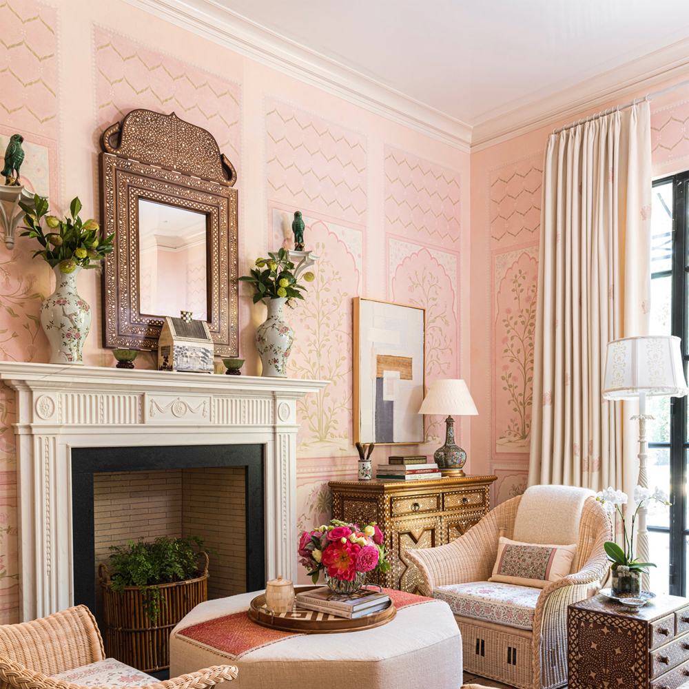 Обои ручная роспись Jharokha Arches Original colourway on pink painted Xuan paper