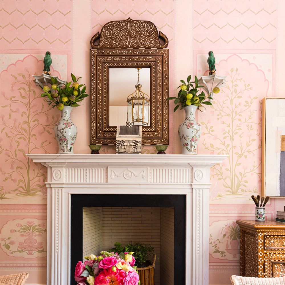 Обои ручная роспись Jharokha Arches Original colourway on pink painted Xuan paper