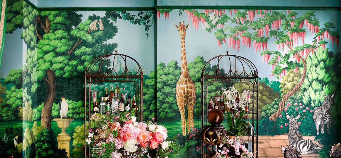 Обои ручная роспись Magical Menagerie Special Colourway on scenic paper