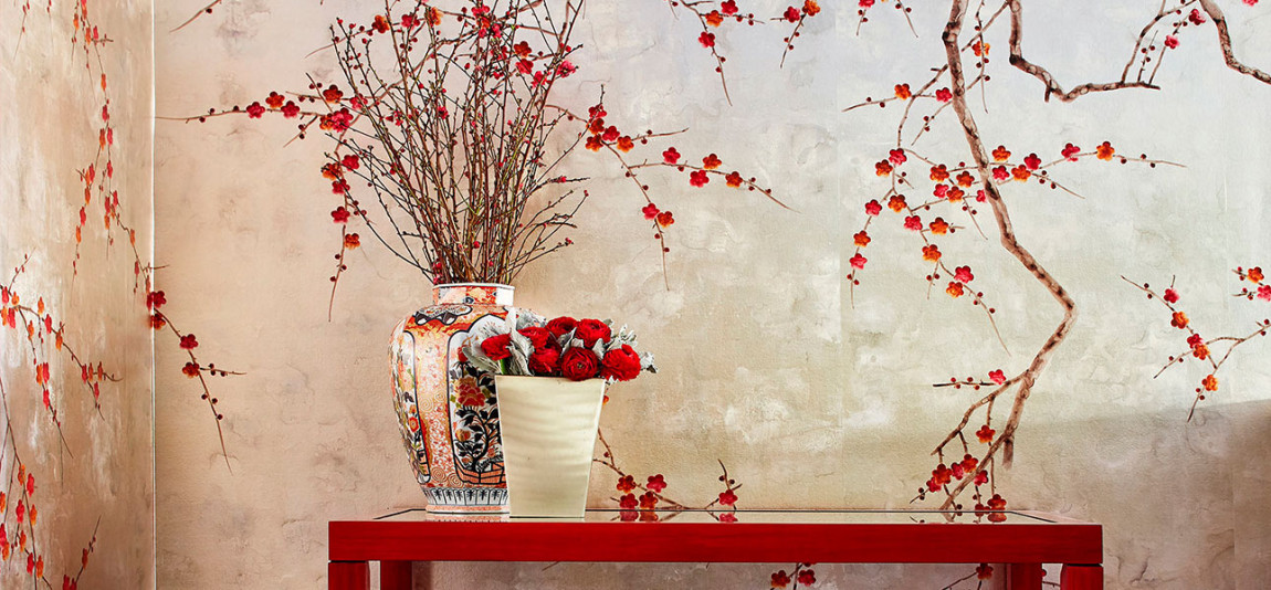 Обои ручная роспись Plum Blossom Original colourway on Tarnished Silver gilded paper with pearlescent antiquing