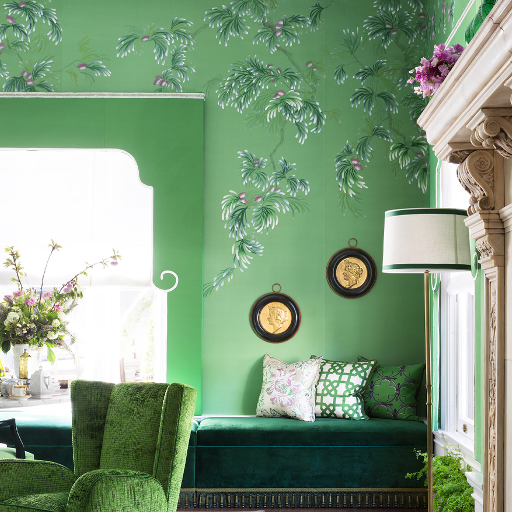 Обои ручная роспись Silk Tree Colourway SC-92 on Emerald Green dyed silk