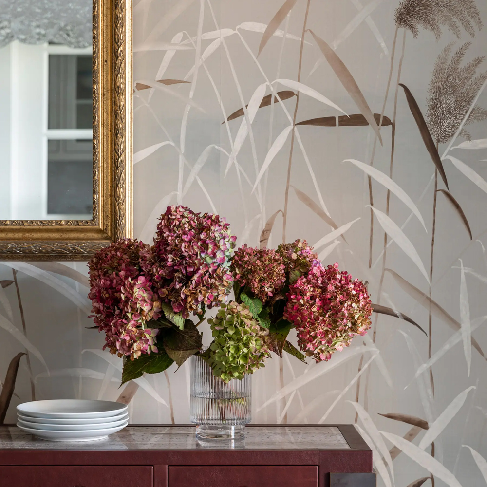 Обои ручная роспись Wild Grasses Special Colourway on Pale Grey dyed silk