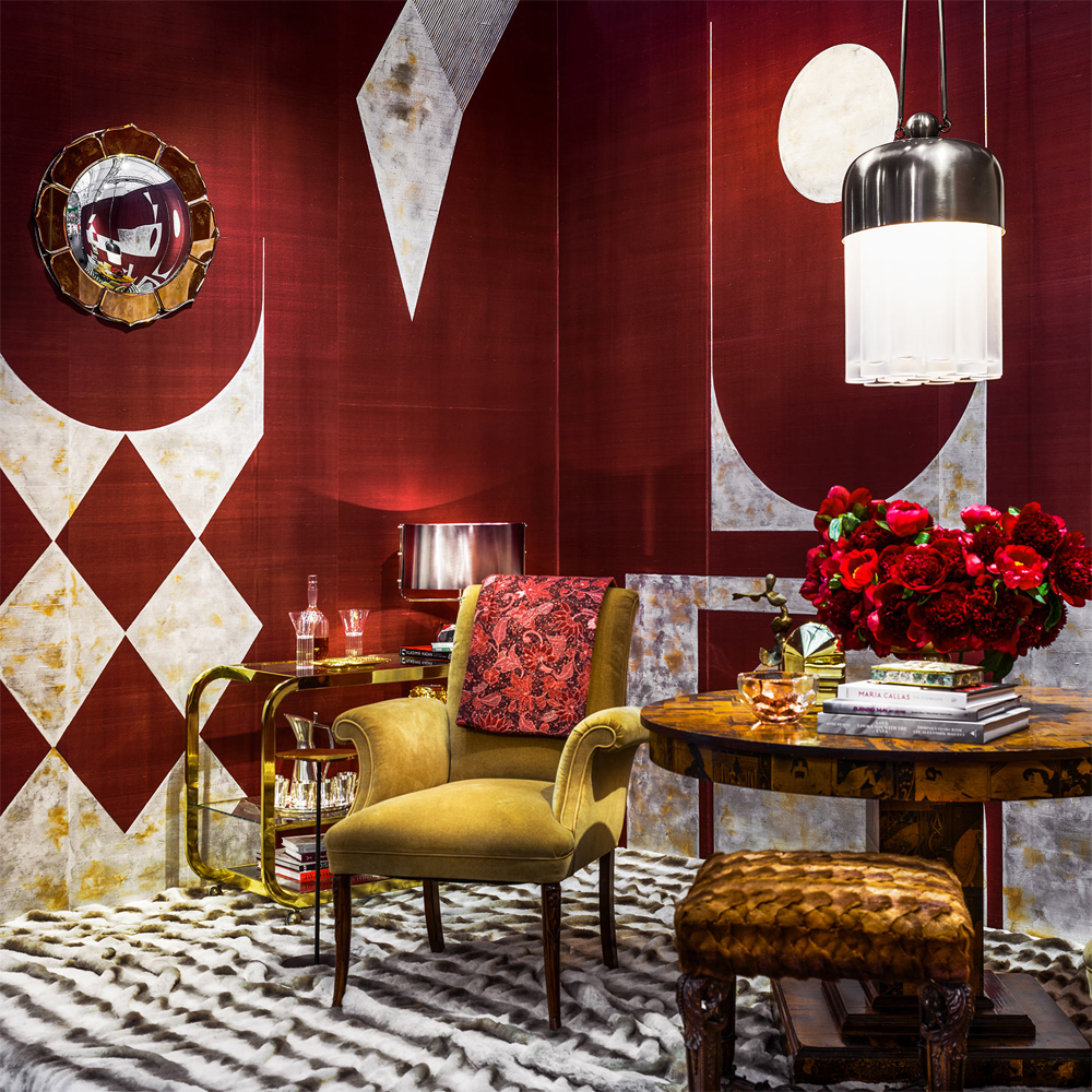 Обои ручная роспись в стиле Арт-деко Assemblage Original colourway on red silk dupion