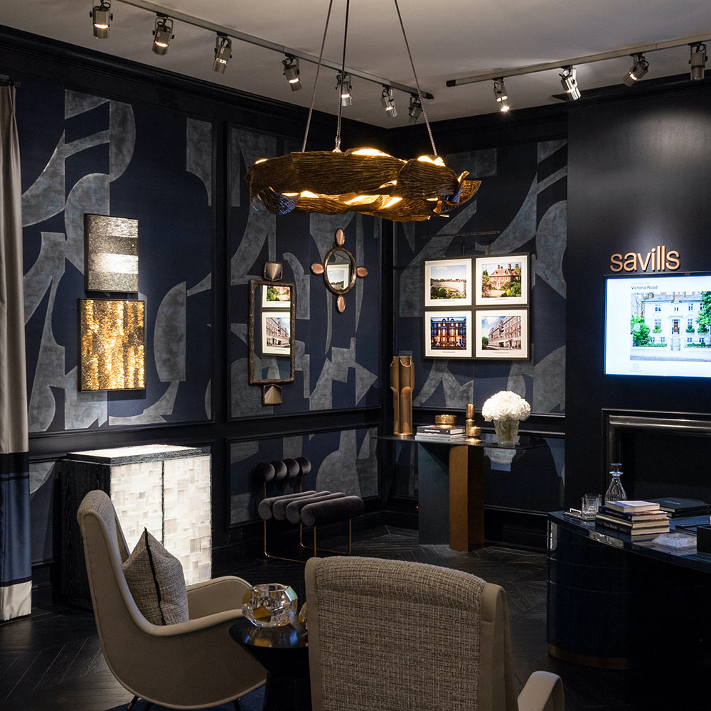 Обои ручная роспись в стиле Арт-деко Symphony Colourway SC-104 on Kyanite silk dupion