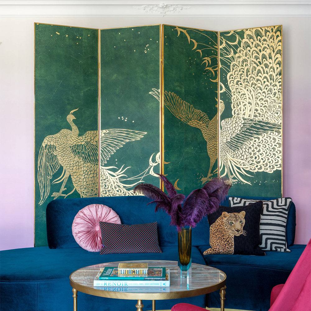 Обои ручная роспись в стиле Арт-деко Whistler Peacocks Original colourway on green painted silk