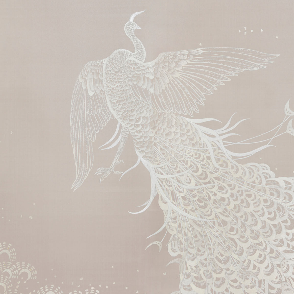 Обои ручная роспись в стиле Арт-деко Whistler Peacocks Special Colourway on Almost Mauve dyed silk