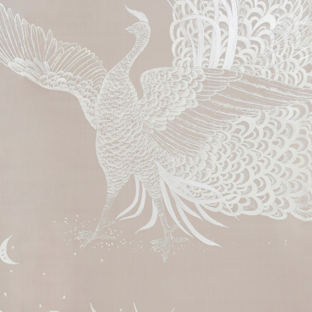 Обои ручная роспись в стиле Арт-деко Whistler Peacocks Special Colourway on Almost Mauve dyed silk