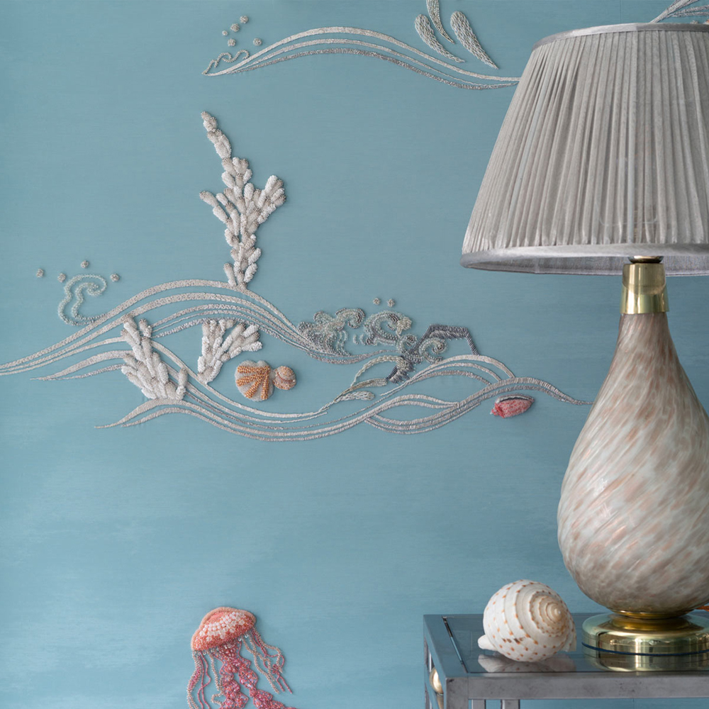 Обои с вышивкой ручной работы Amami Waves Moonbeam colourway on silk moire