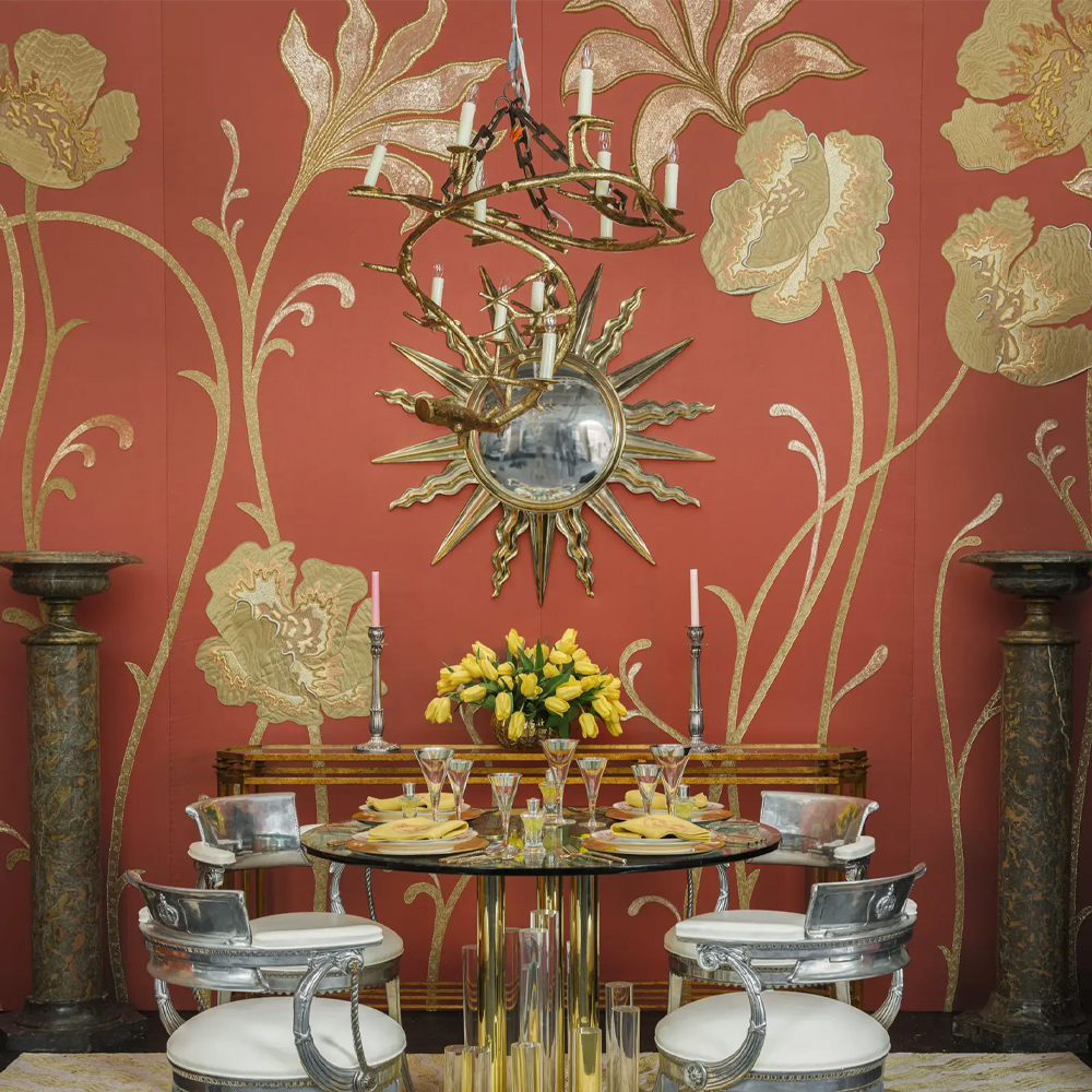 Обои с вышивкой ручной работы Deco Flowers Original colourway on wool sateen