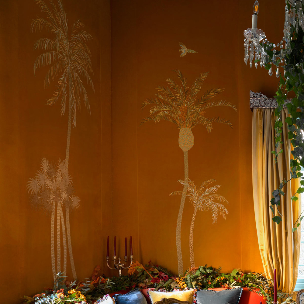 Обои с вышивкой ручной работы Deco Palms Original colourway on velvet 2