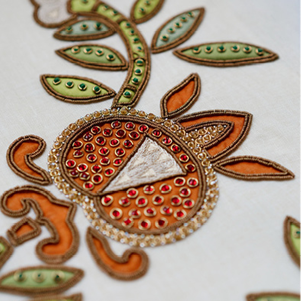 Обои с вышивкой ручной работы Fyodor Original colourway on linen