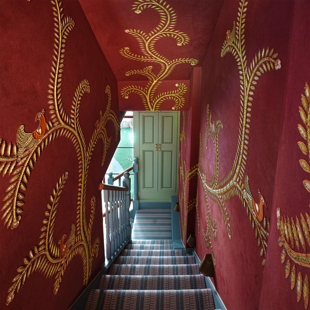 Обои с вышивкой ручной работы Fyodor Original colourway on Merlot linen