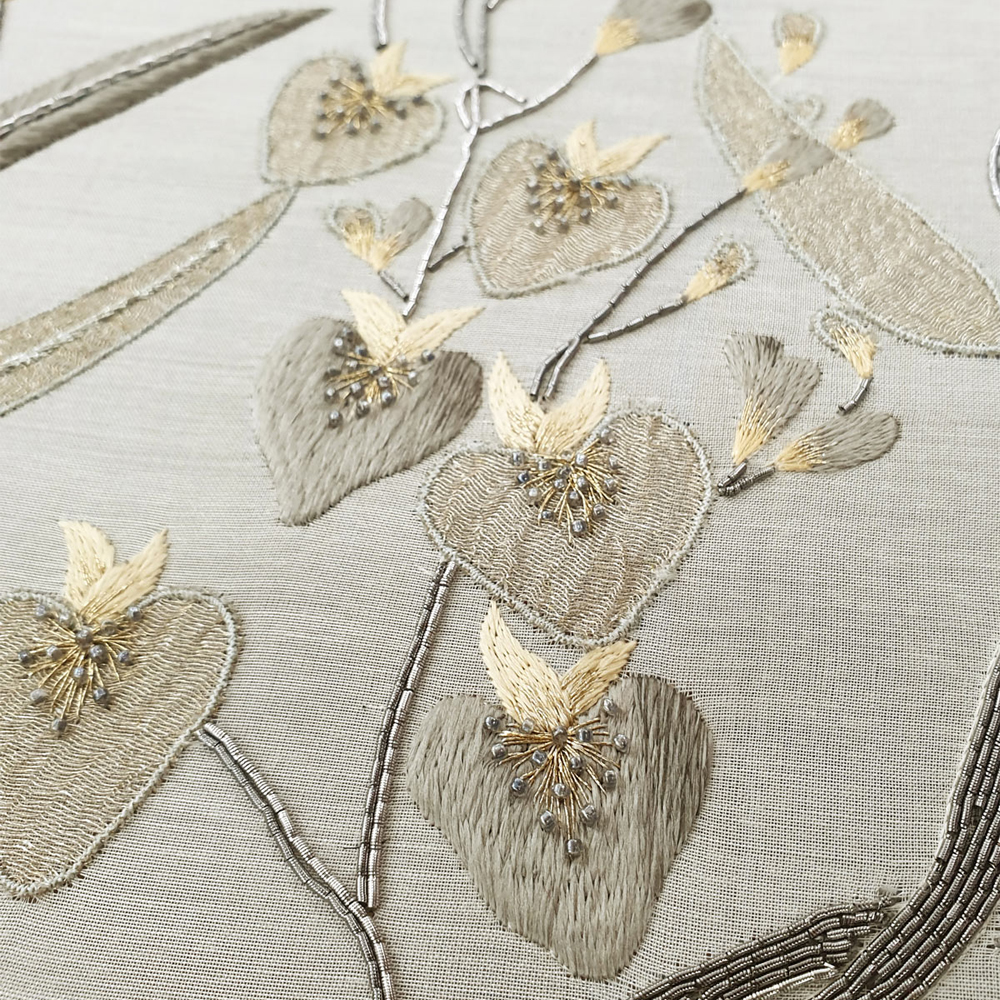 Обои с вышивкой ручной работы Moonlit Garden Original colourway on muslin