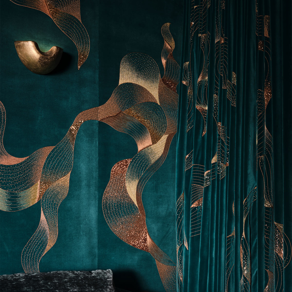 Обои с вышивкой ручной работы Plume Original colourway on velvet