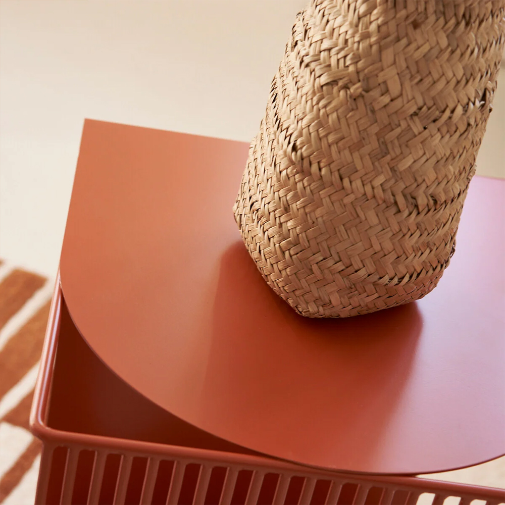 Оранжевый приставной стол из металла Lattice