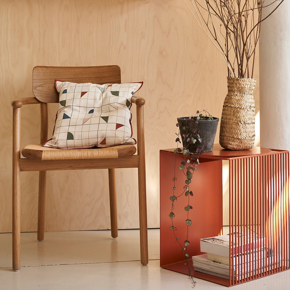 Оранжевый приставной стол из металла Lattice