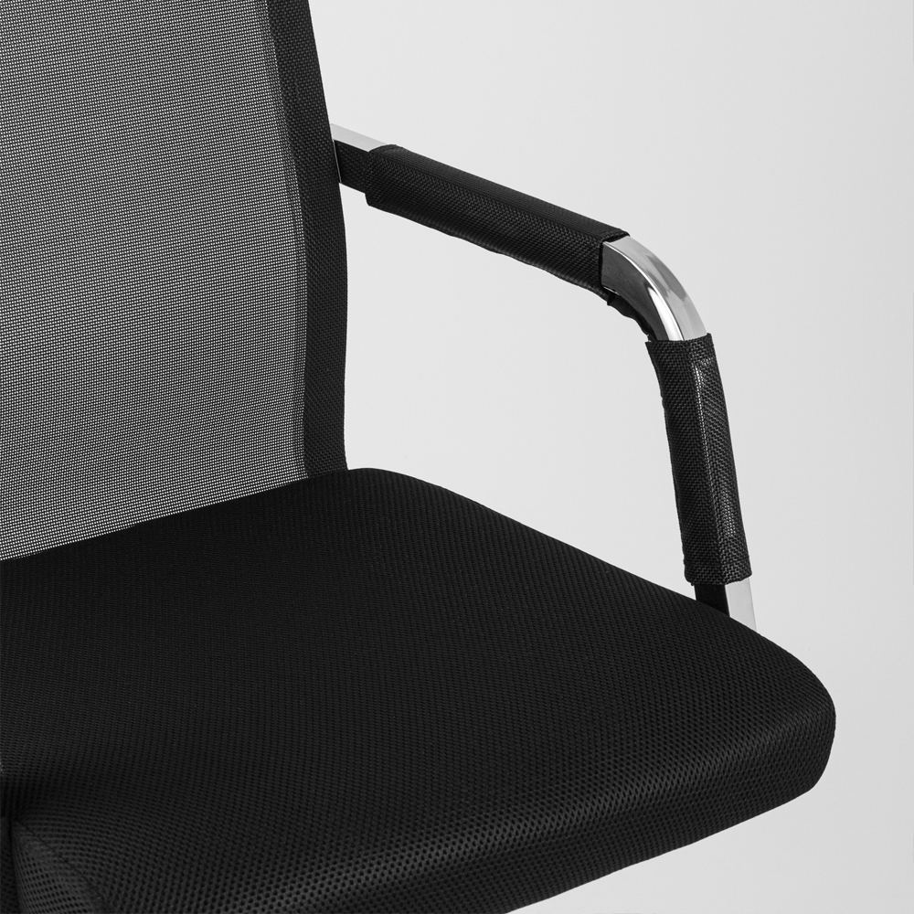 Офисное кресло с сетчатой спинкой NETTING