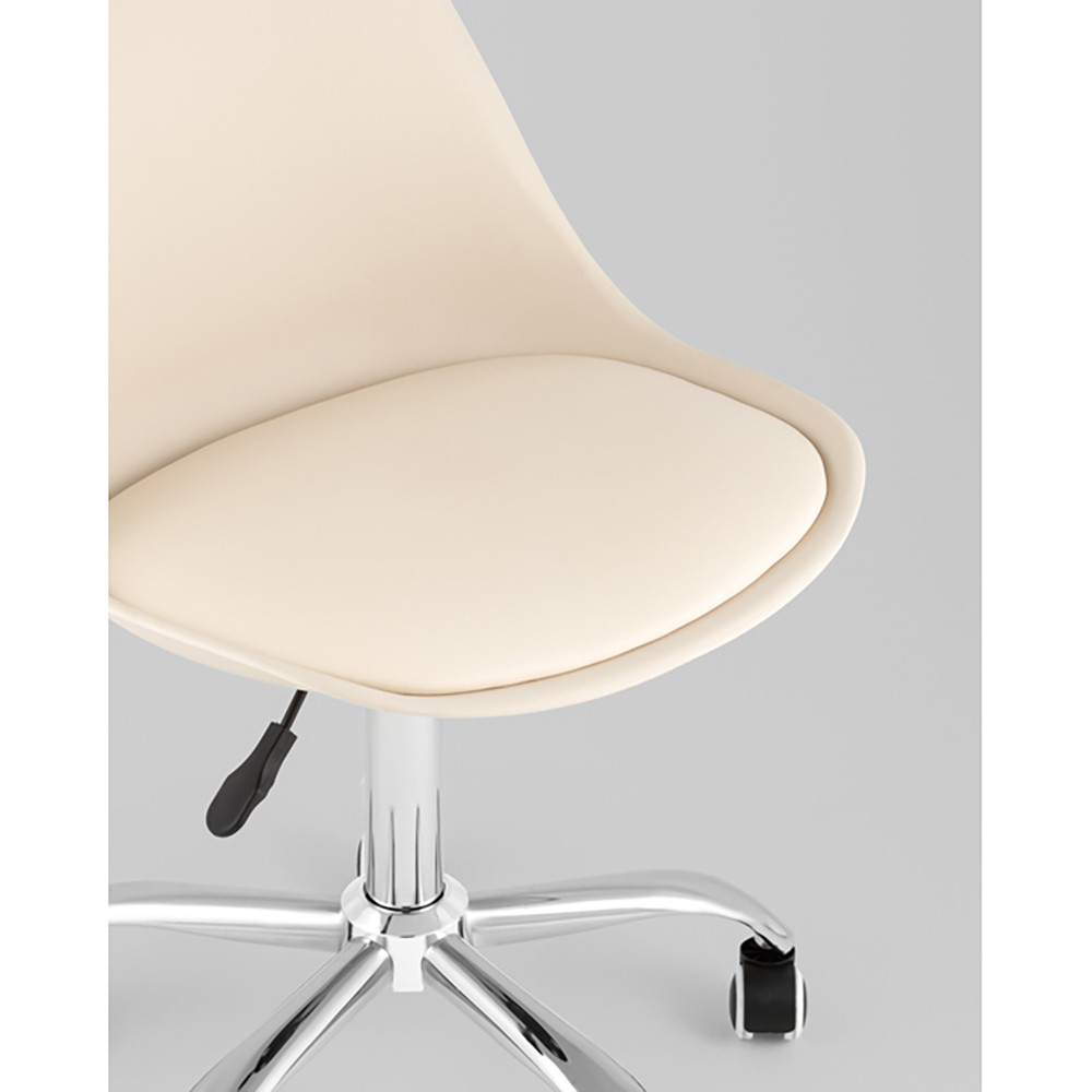 Офисный стул на металлическом основании EGGERY Beige пластик