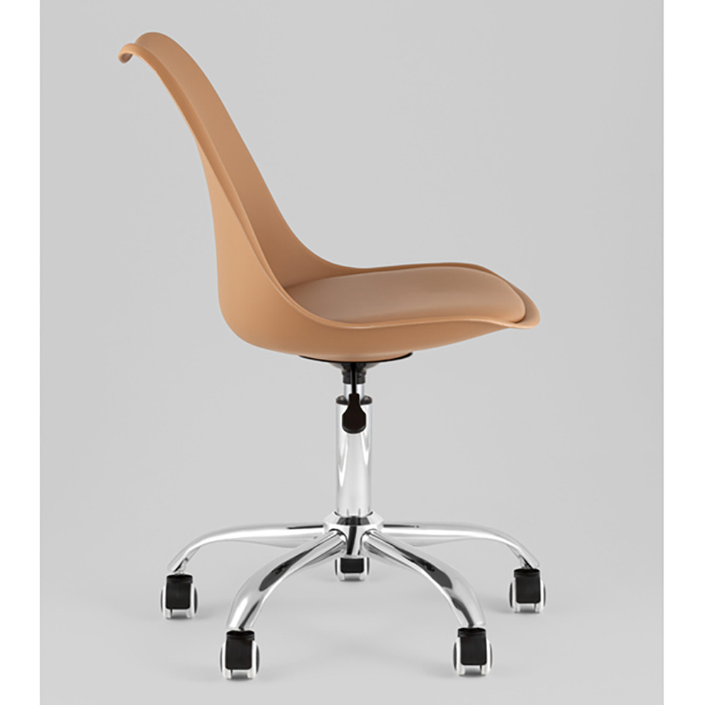 Офисный стул на металлическом основании EGGERY Brown пластик