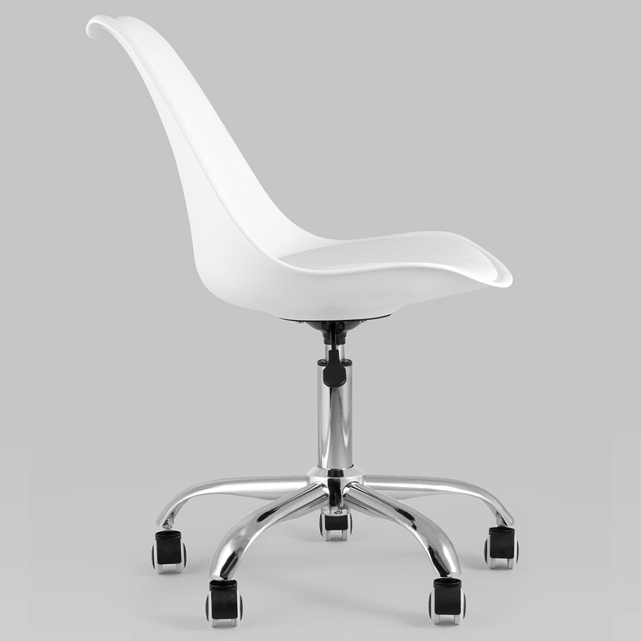 Офисный стул на металлическом основании EGGERY White пластик