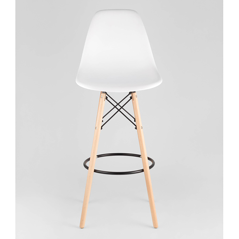 Пластиковый барный стул на ножках из массива бука Eames White