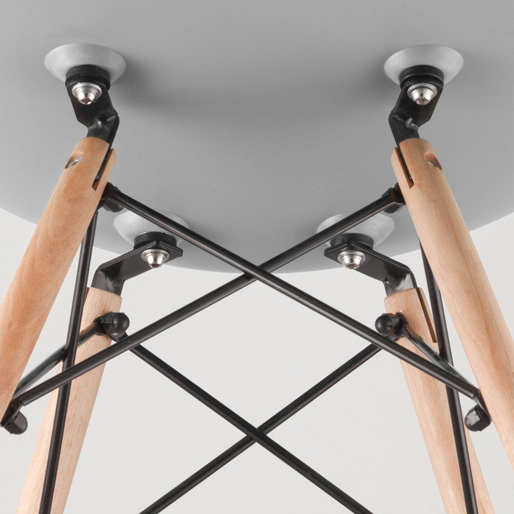 Пластиковый стул на ножках из массива бука Eames Mint