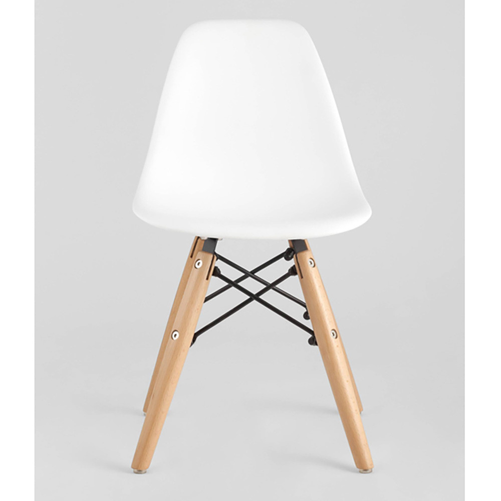 Пластиковый стул на ножках из массива бука Eames Small White