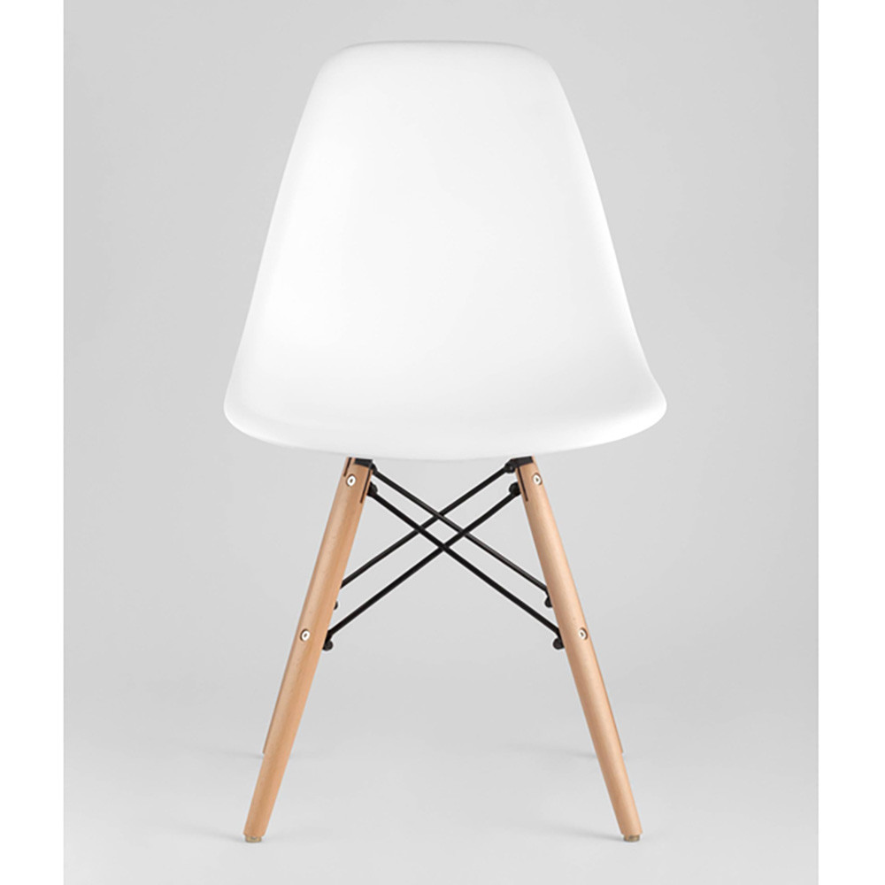Пластиковый стул на ножках из массива бука Eames White