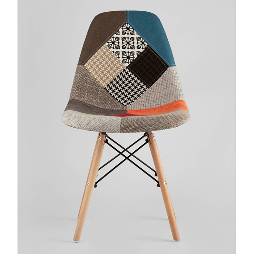 Пластиковый стул на ножках из массива бука Eames Пэчворк