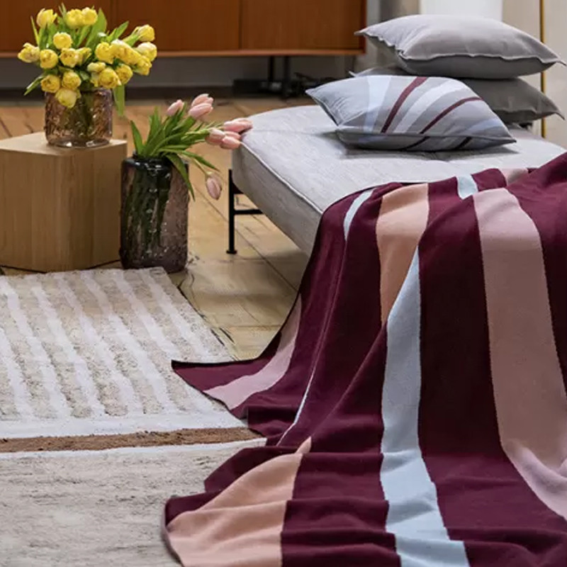 Плед из хлопка с геометрическим рисунком Elan Stripe Addison