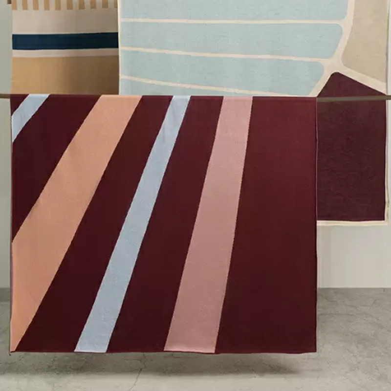 Плед из хлопка с геометрическим рисунком Elan Stripe Addison