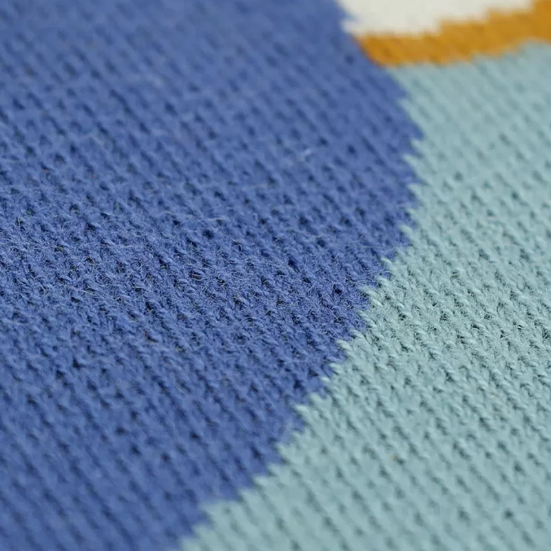 Плед из хлопка синего цвета с абстрактным принтом Elysian Flow Ocean