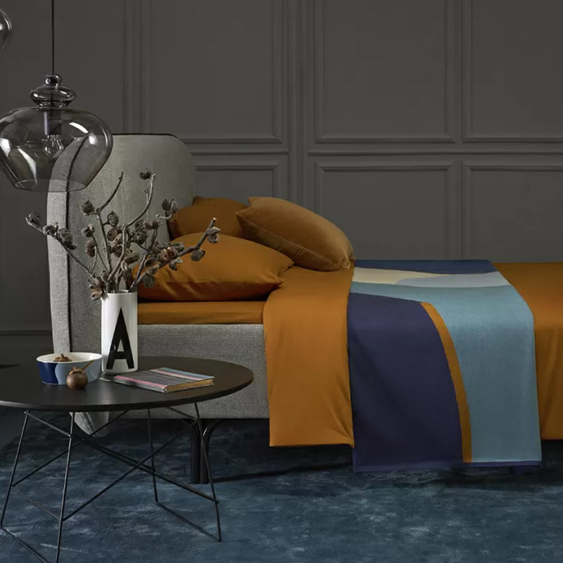 Плед из хлопка синего цвета с абстрактным принтом Elysian Flow Ocean