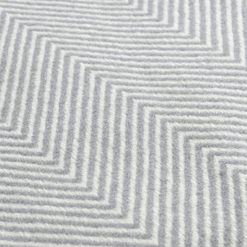 Плед из шерсти мериноса серого цвета 130×180 см Gray Waves