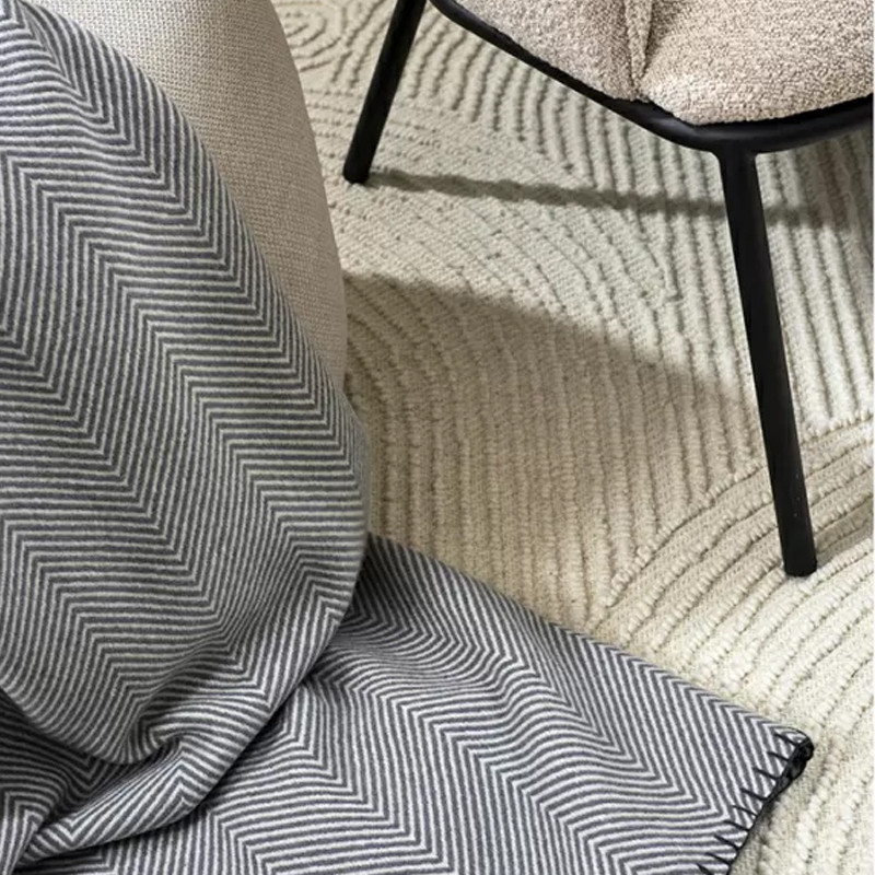 Плед из шерсти мериноса серого цвета 130×180 см Gray Waves