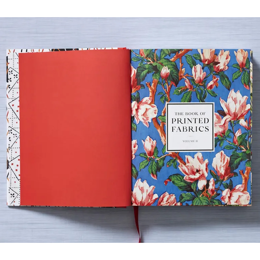 Подарочная  Книга для дизайнеров The Book of Printed Fabrics. 16th - today XXL