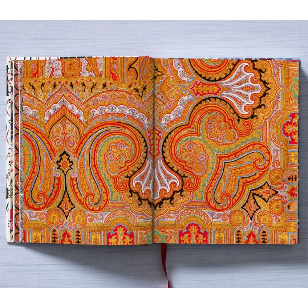 Подарочная  Книга для дизайнеров The Book of Printed Fabrics. 16th - today XXL