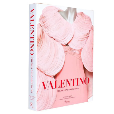 Подарочная Книга Valentino: Themes and Variations