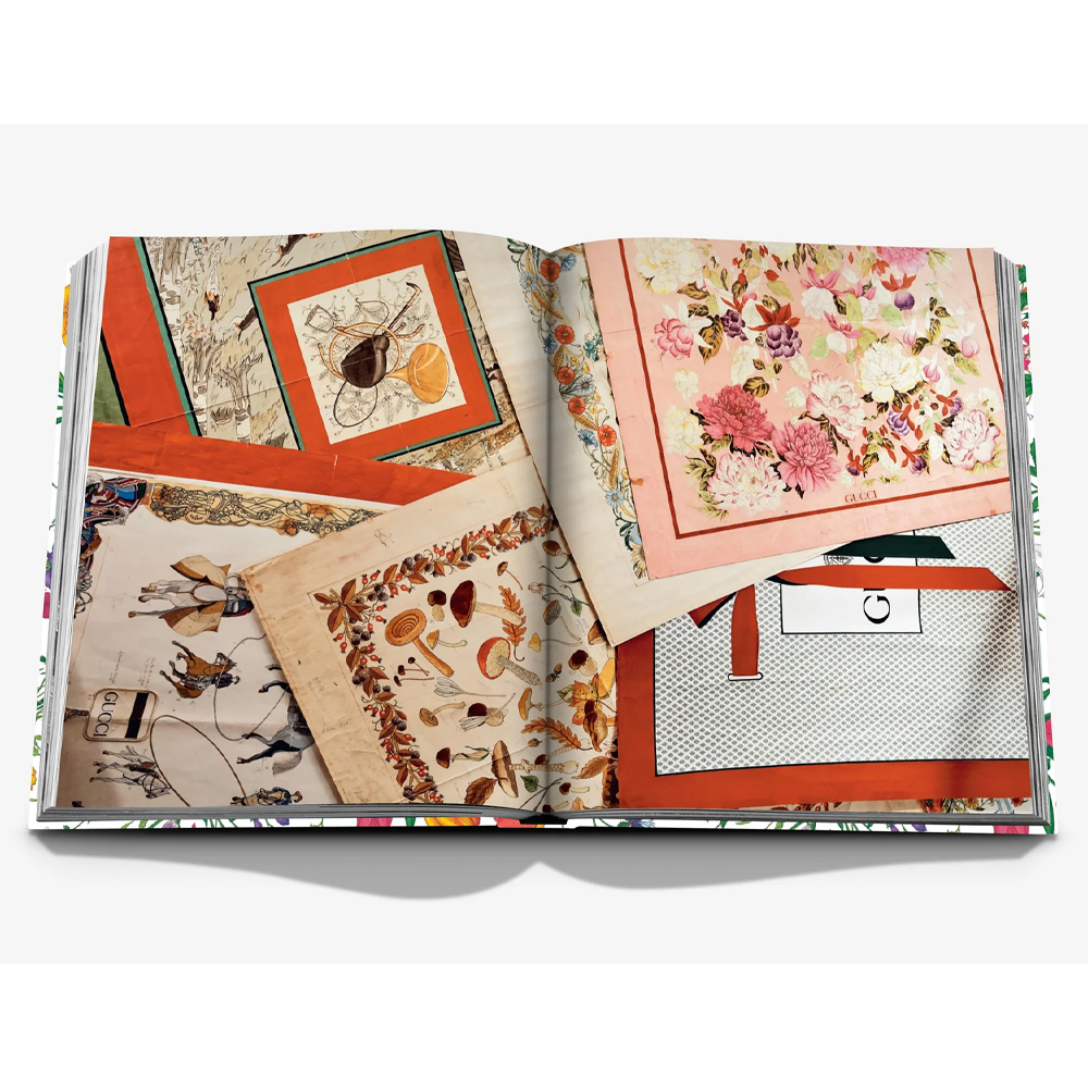 Подарочная коллекционная книга для дизайнеров Gucci. The Art of Silk Assouline