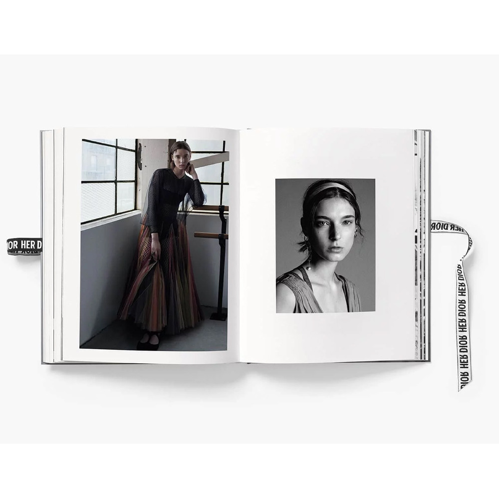 Подарочное издание про феминизм в моде Марии Грации Кьюри Her Dior Maria Grazia Chiuris New Voice