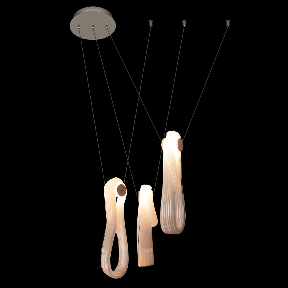 Подвесной светильник белого цвета с 3-мя изогнутыми плафонами Flow Loop