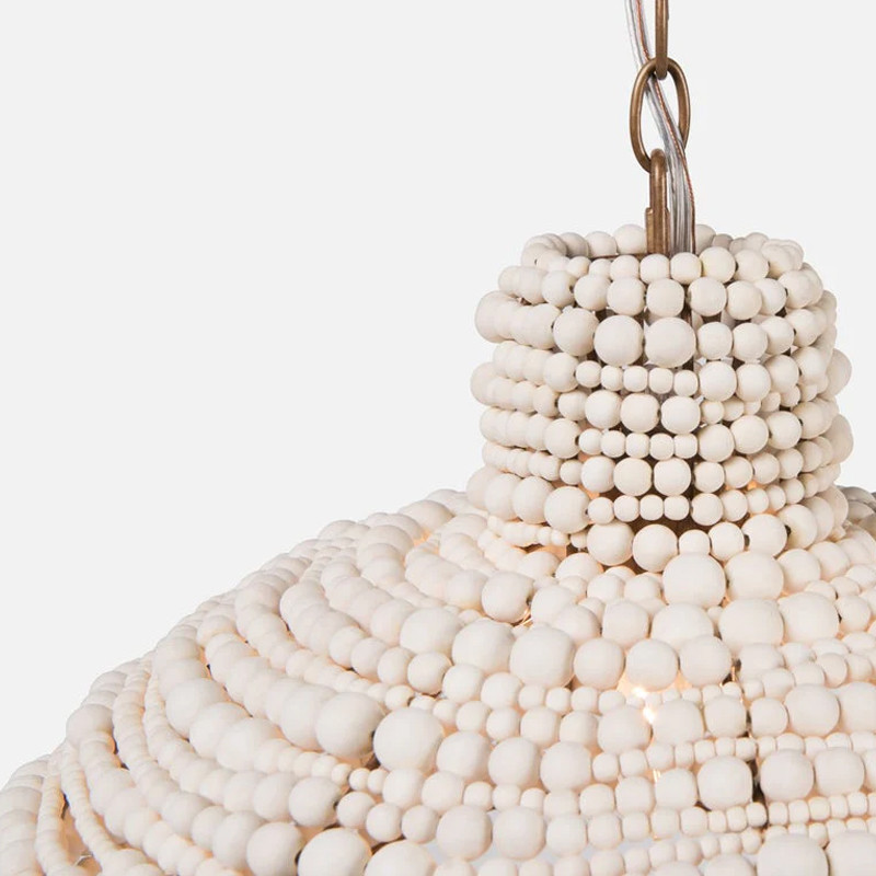 Подвесной светильник в виде купола декорированный белыми деревянными бусинами White Wooden Beads Hanging Lamp