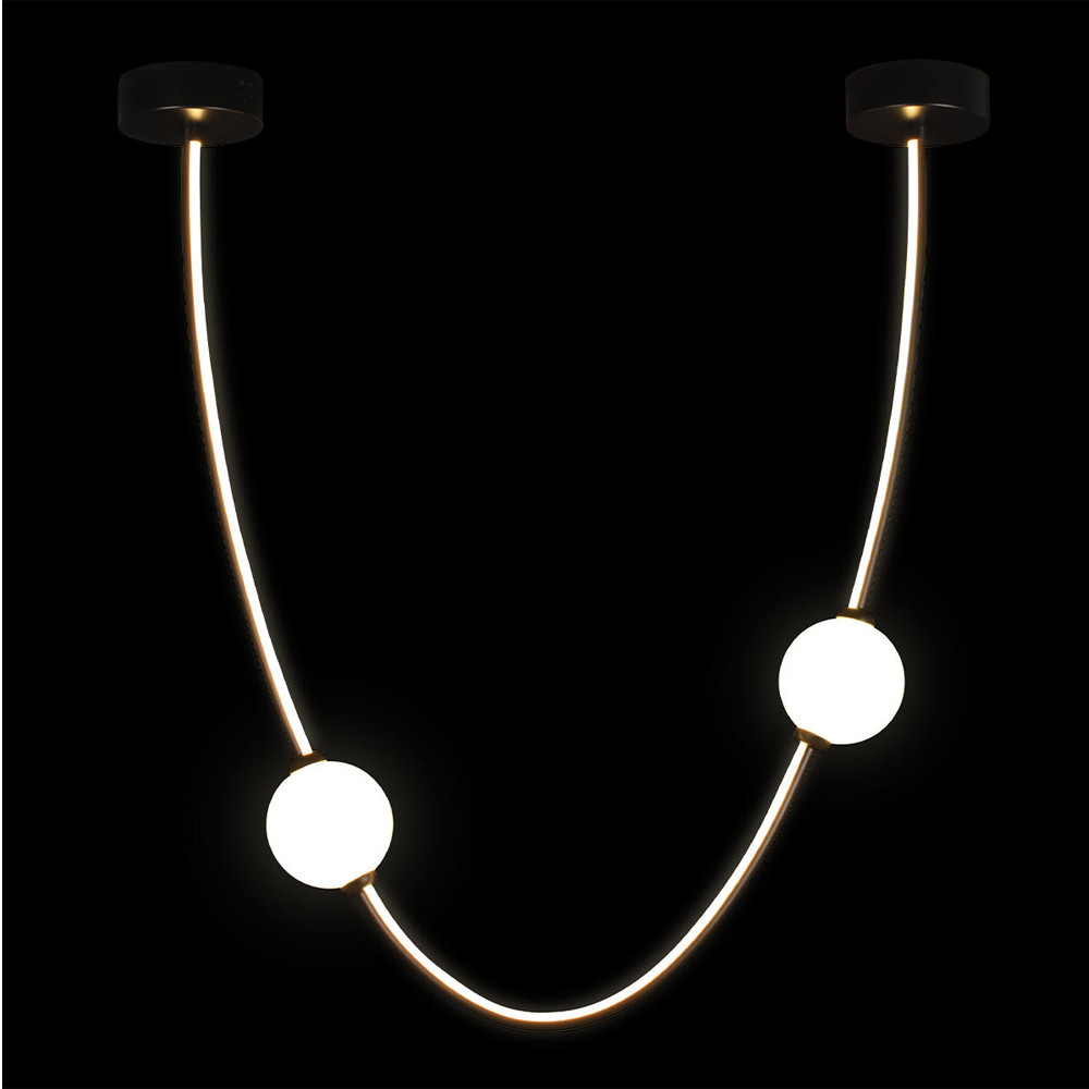 Подвесной светильник в форме дуги с белыми шарообразными плафонами Flos Wireline Lighting