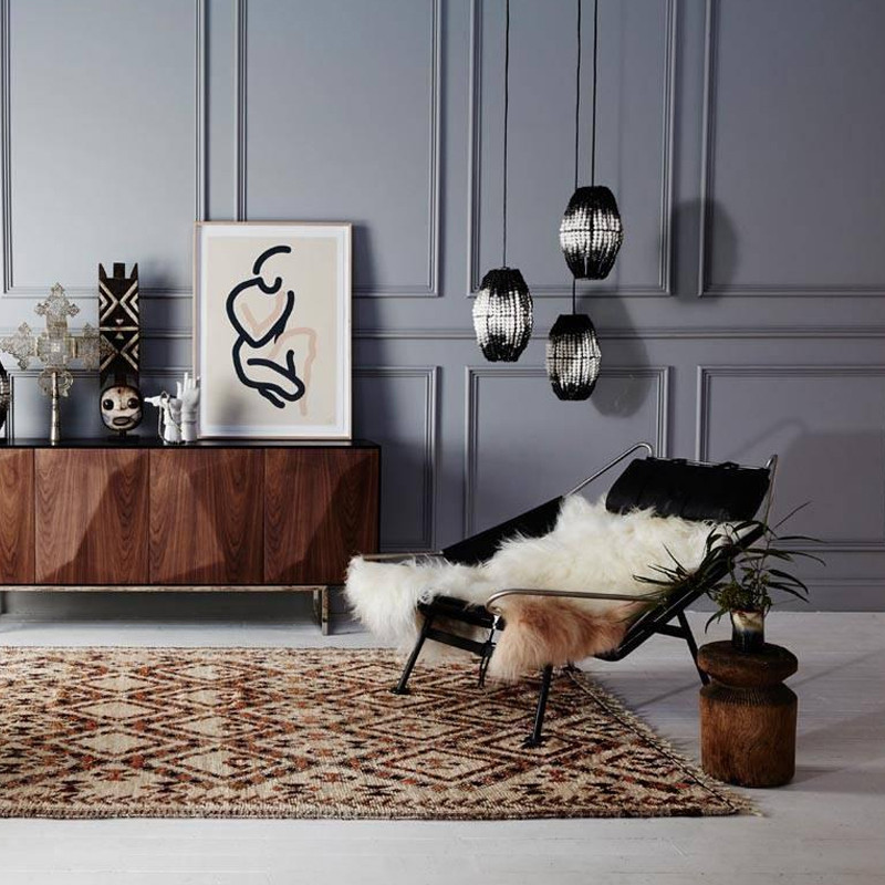 Подвесной светильник вертикальной овальной формы украшенный круглыми бусинами Gradient Oval Pendant Lamp