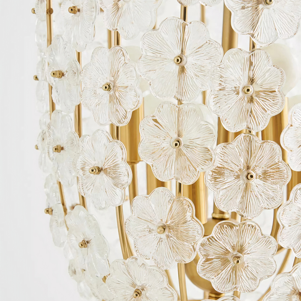 Подвесной светильник декорированный цветами из стекла Lightness of Flowers