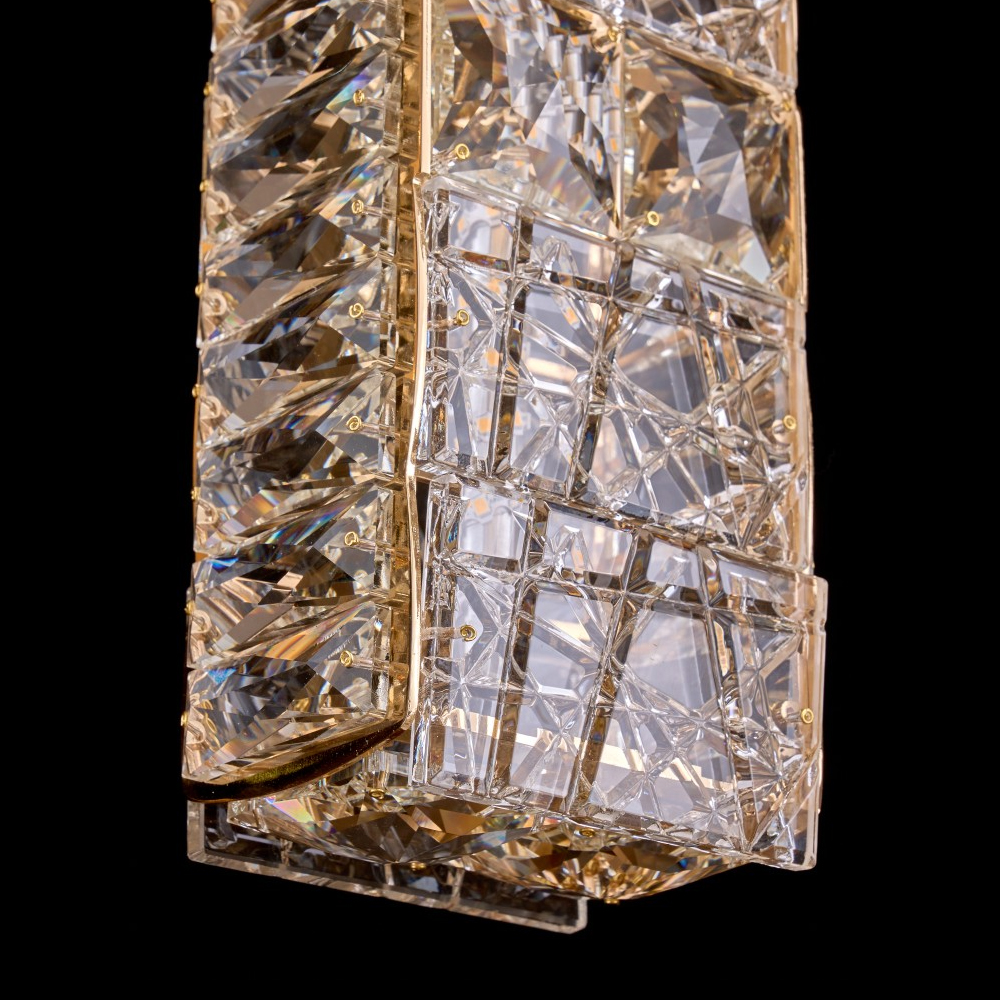 Подвесной светильник прямоугольный с фактурным хрустальным плафоном Light Delight