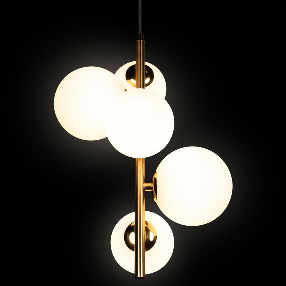 Подвесной светильник с 5-ю белыми шарообразными плафонами Bubble Chandelier