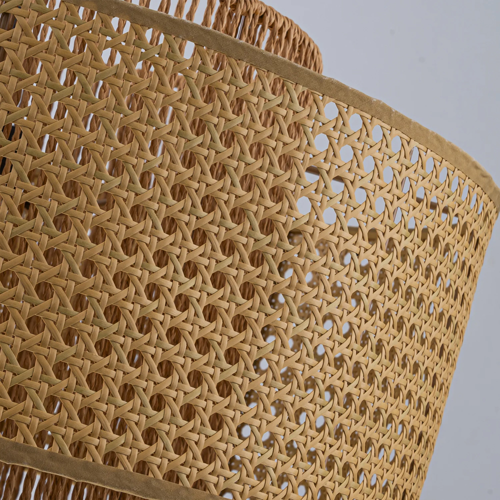 Подвесной светильник с абажуром из плтеного бамбука Light Inside the Cell